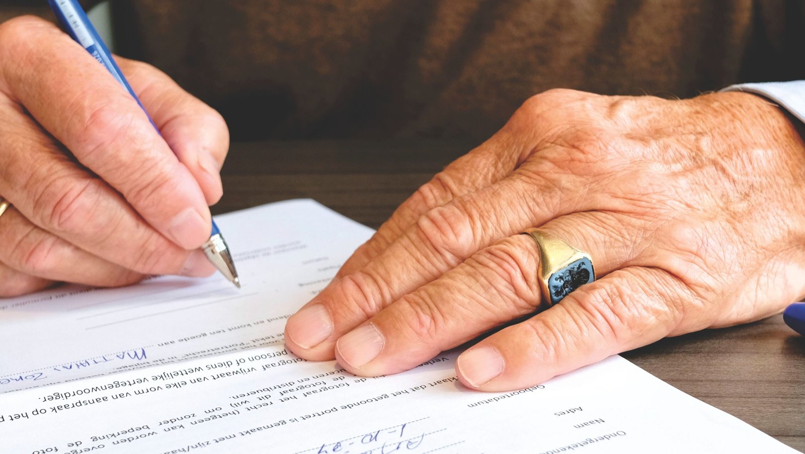 تصديق وصايا غير المسلمين الكاتب العدل دبي Non-Muslim Will Notarization – Notary Public Dubai