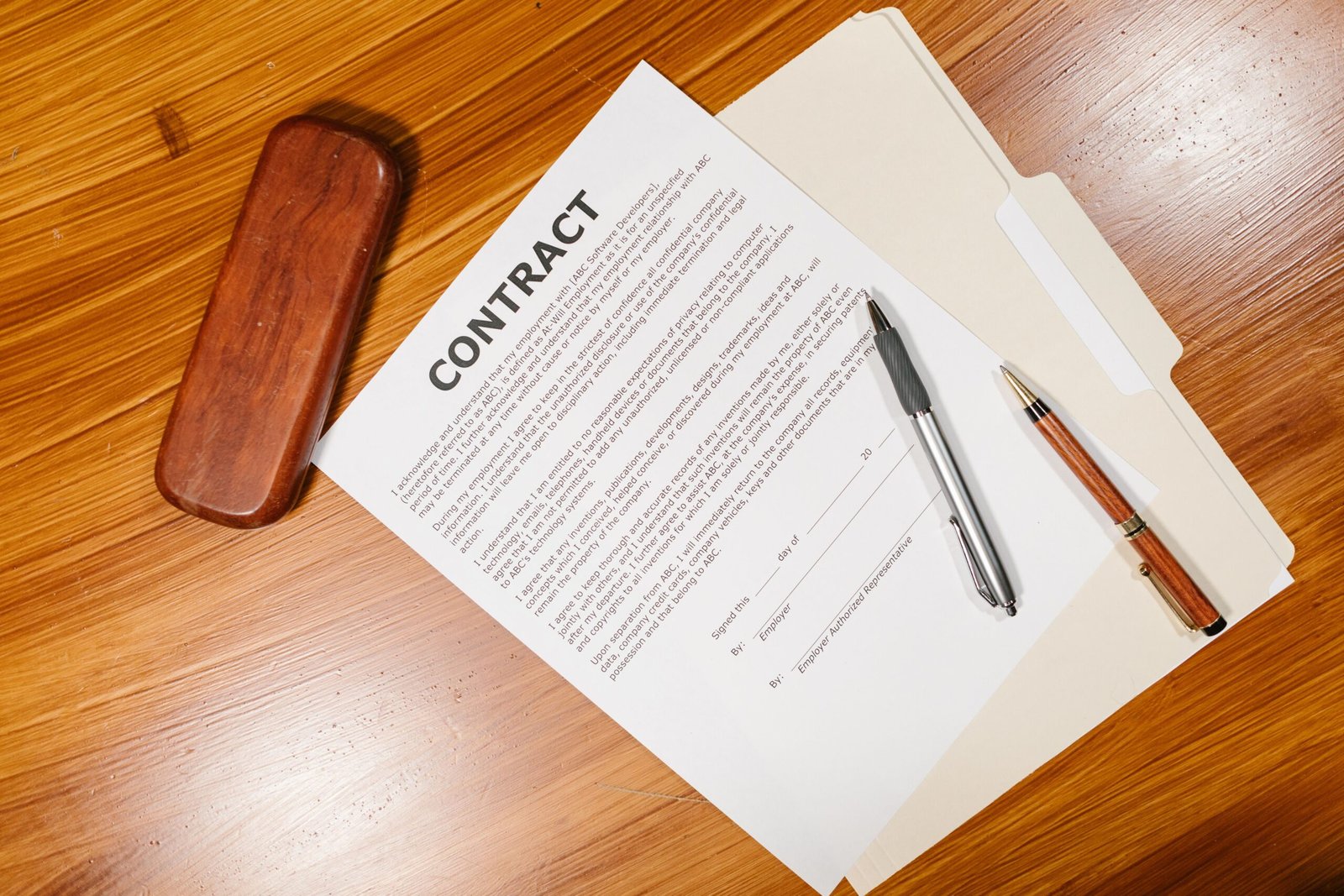 تصديق العقود الكاتب العدل دبي Contract Notarization – Notary Public Dubai