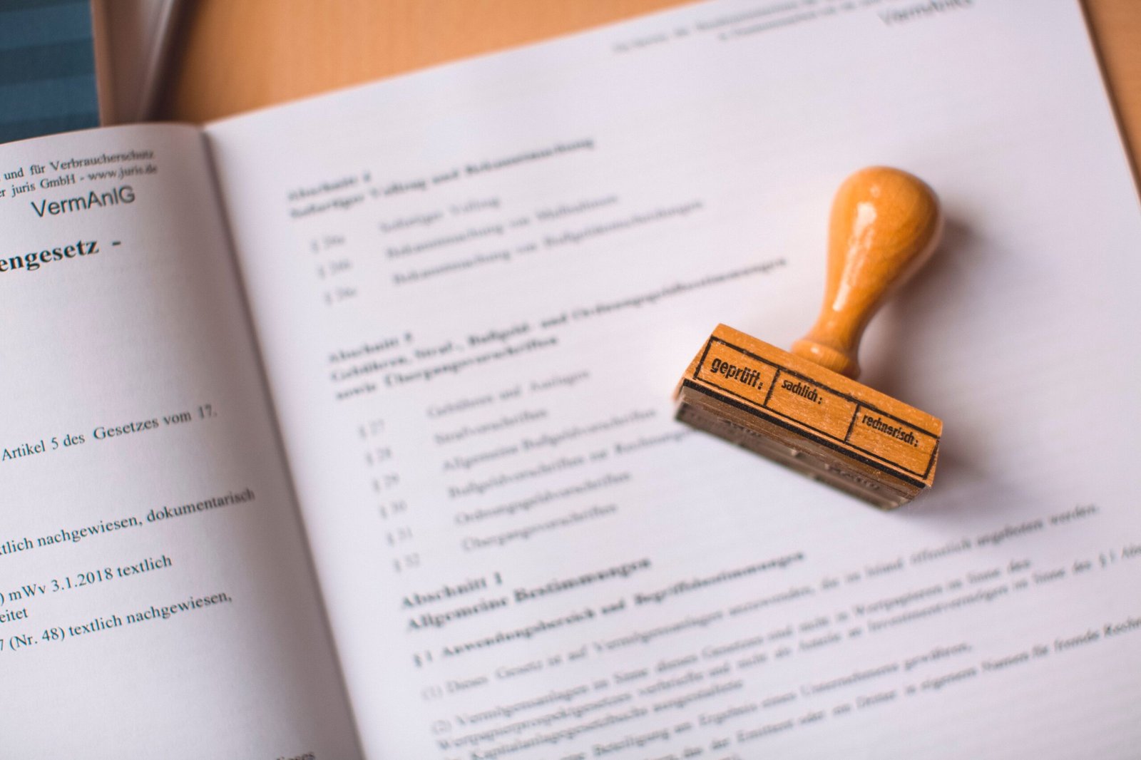 تصديق انذار عدلي الانذارات العدلية والانذارات القانونية الكاتب العدل دبي Legal Notice Notarization – Notary Public Dubai